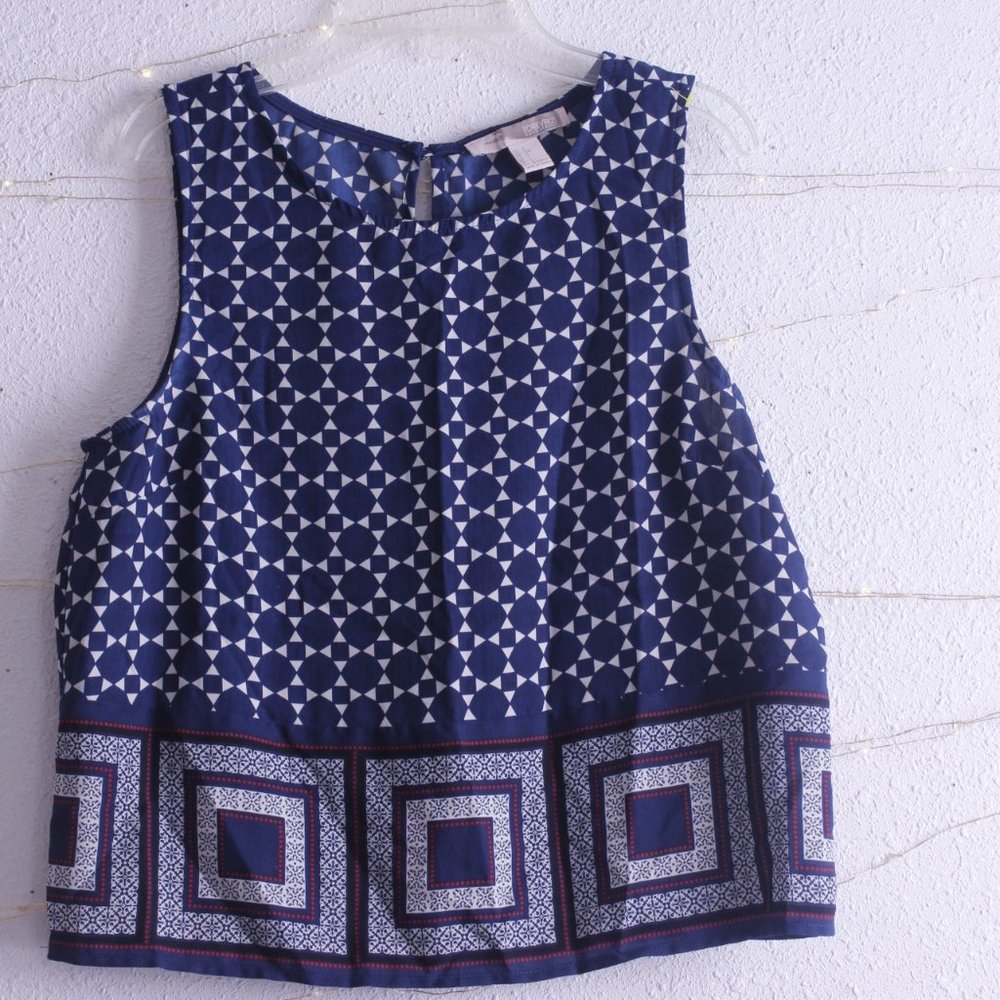 Forever 21 Contemporary Line Sleeveless Blouse Small